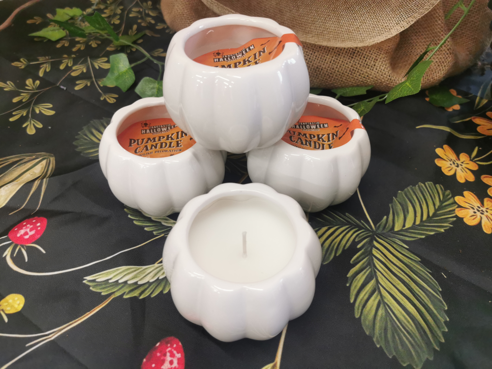 Scented pumpkin candle